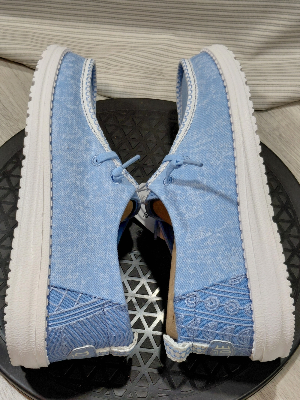 NWT Hey Dude Womens Wendy Surf Wash Blue White Denim Canvas Casual Comfort W8 - Picture 5 of 16